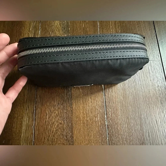 Salvatore Ferragamo Parfums cosmetics pouch - Picture 4 of 14